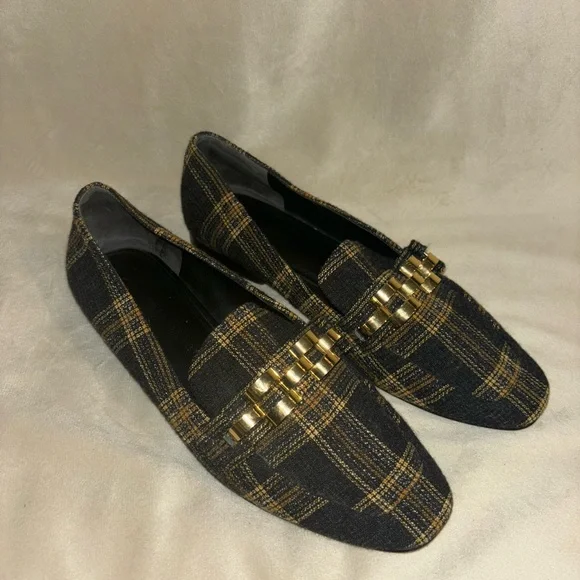 Plaid Loafers with Gold Detailing $790 BURBERRY HACKNEY BEIGE CHECK WOOL PENNY LOAFERS 10 US  main image 4